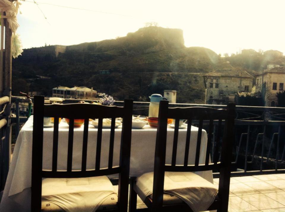 Ruols Guesthouse Gjirokaster Luaran gambar