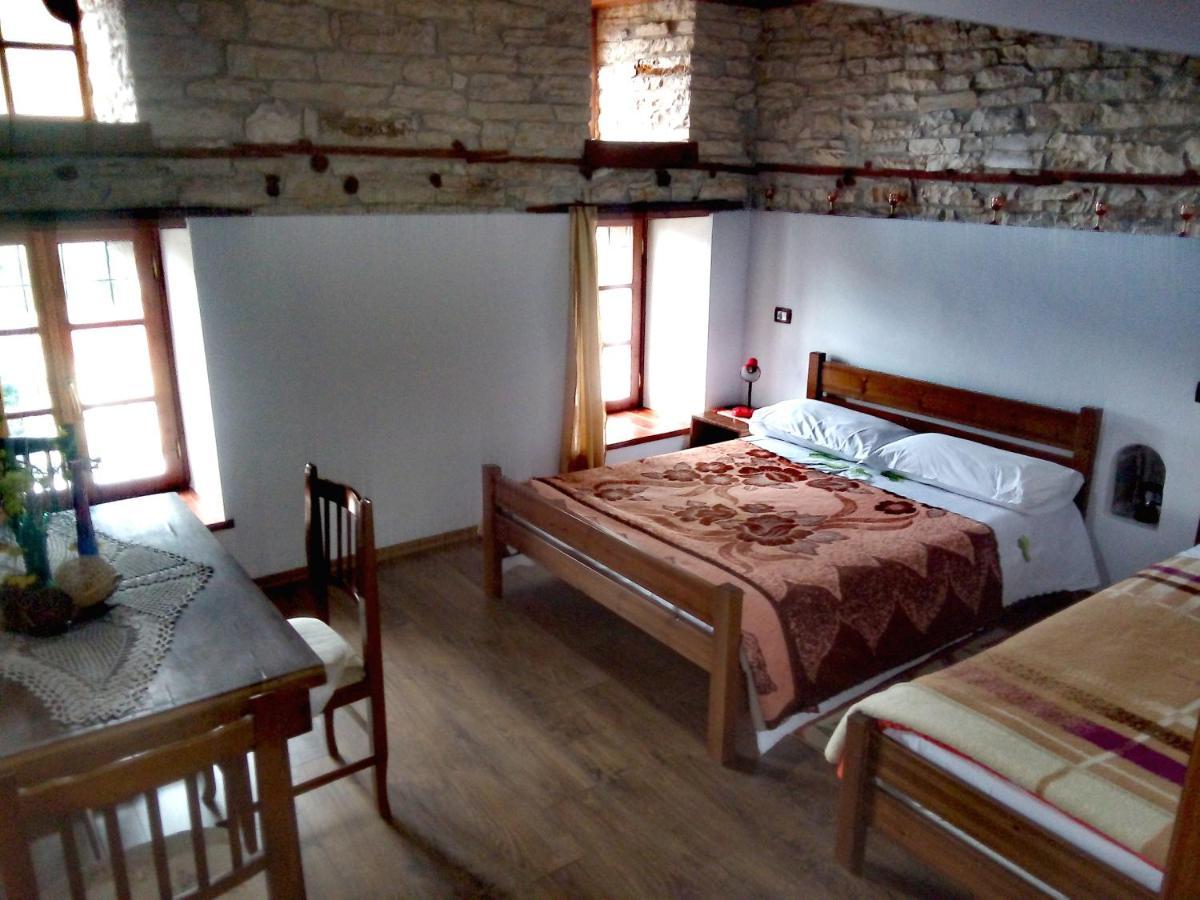 Ruols Guesthouse Gjirokaster Luaran gambar