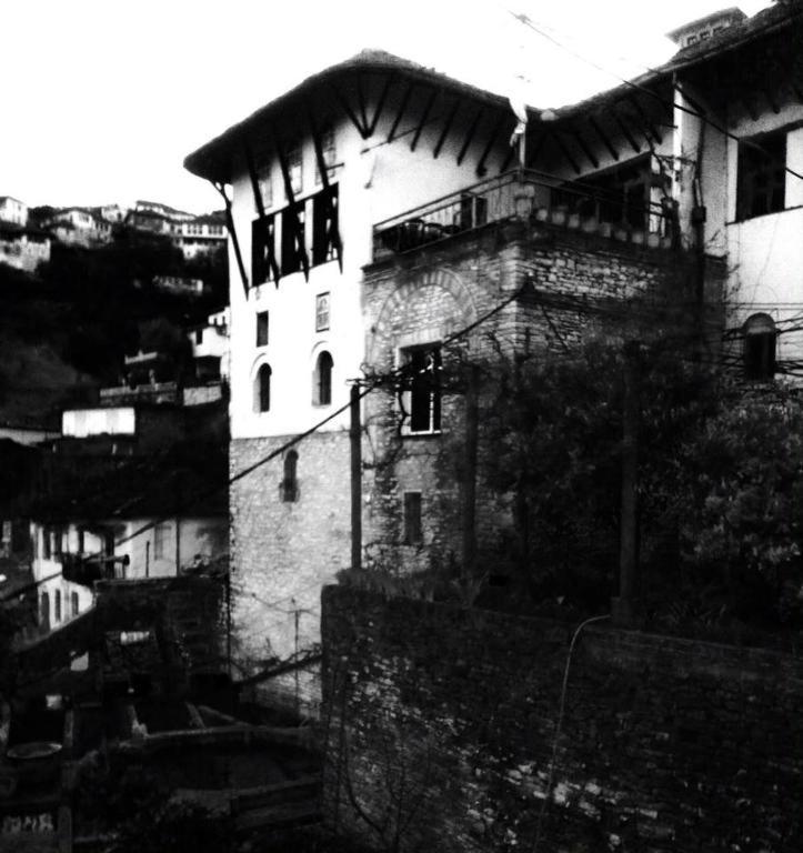 Ruols Guesthouse Gjirokaster Luaran gambar