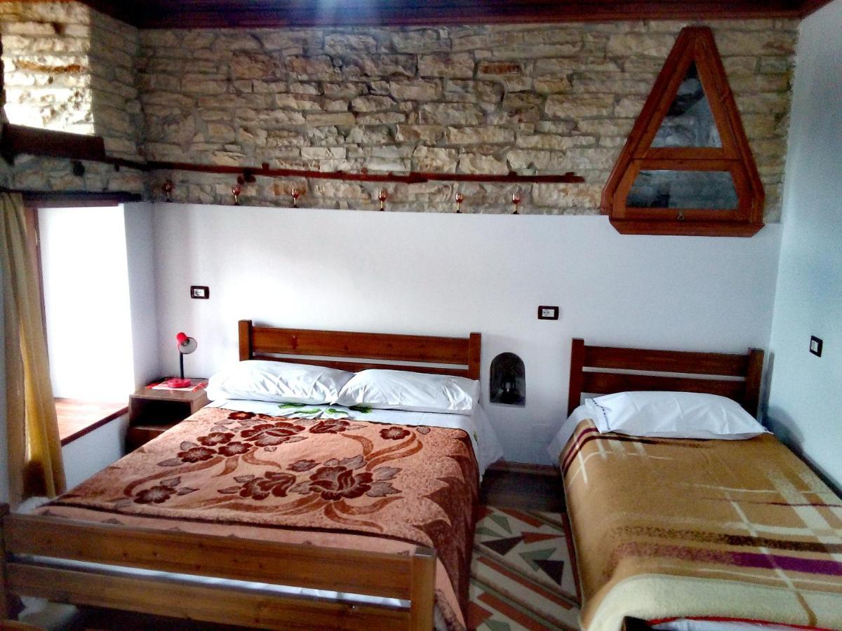 Ruols Guesthouse Gjirokaster Luaran gambar