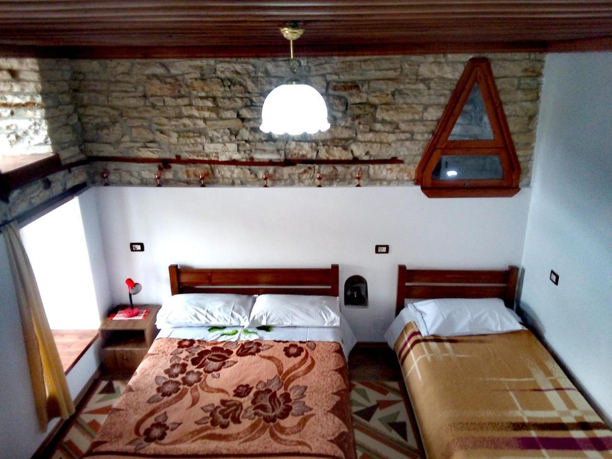 Ruols Guesthouse Gjirokaster Luaran gambar