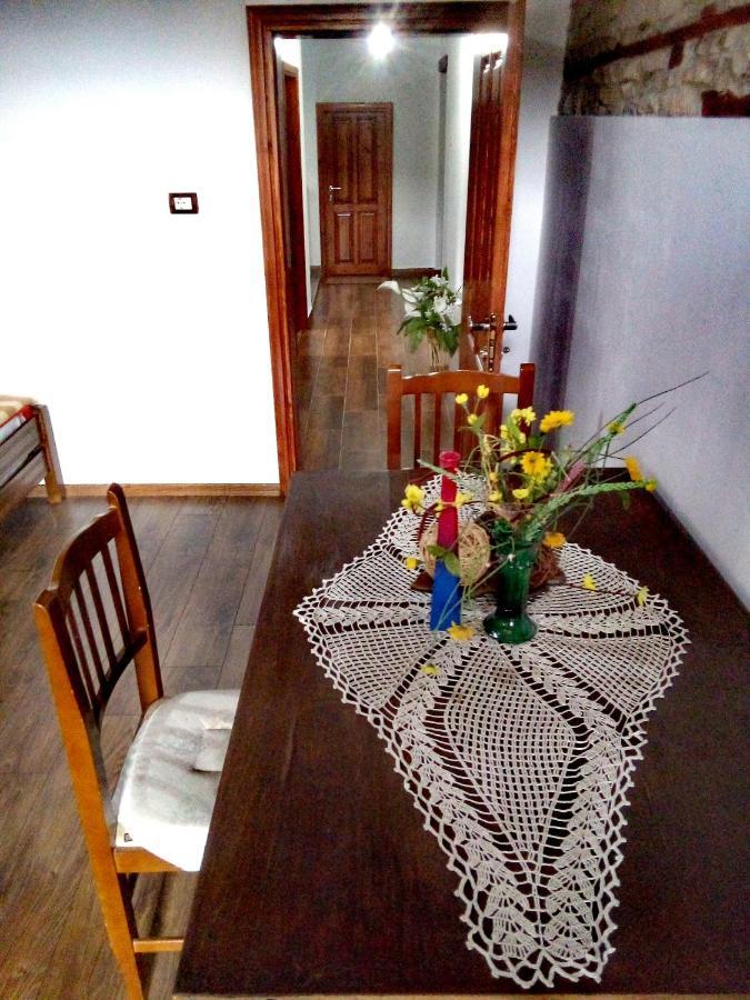 Ruols Guesthouse Gjirokaster Luaran gambar