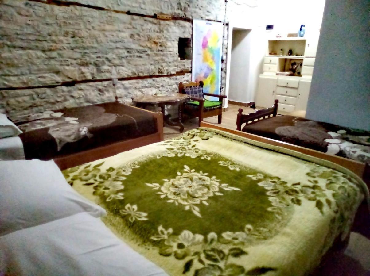 Ruols Guesthouse Gjirokaster Luaran gambar