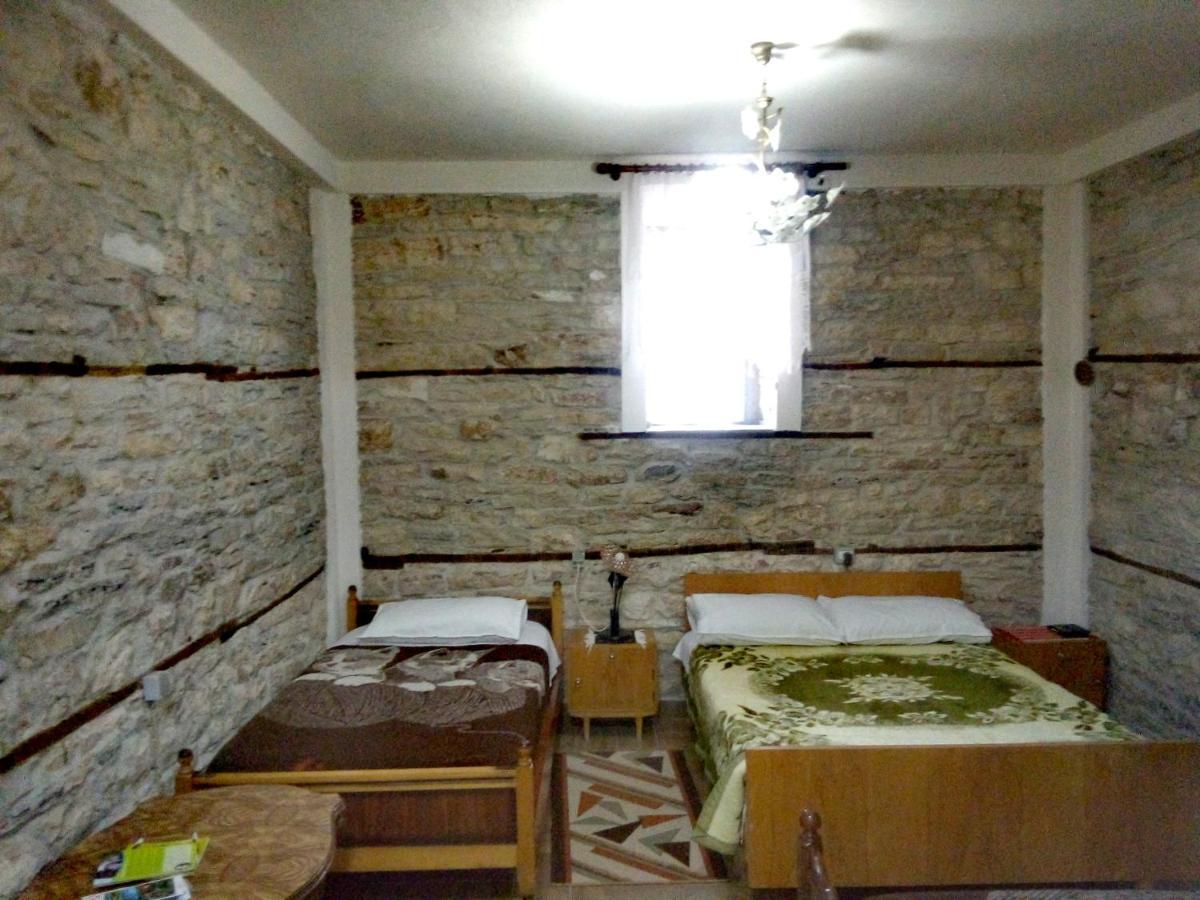 Ruols Guesthouse Gjirokaster Luaran gambar