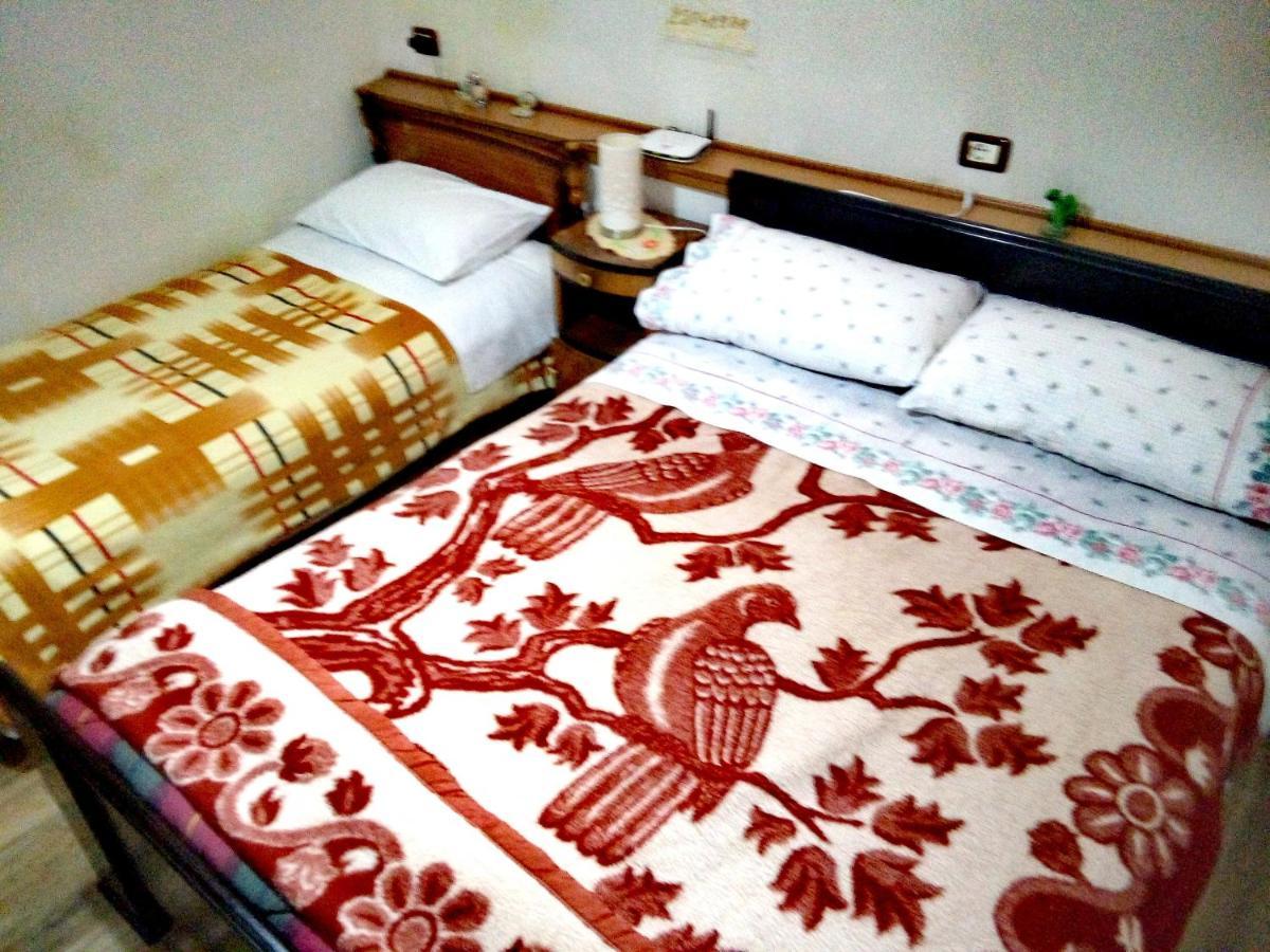 Ruols Guesthouse Gjirokaster Luaran gambar